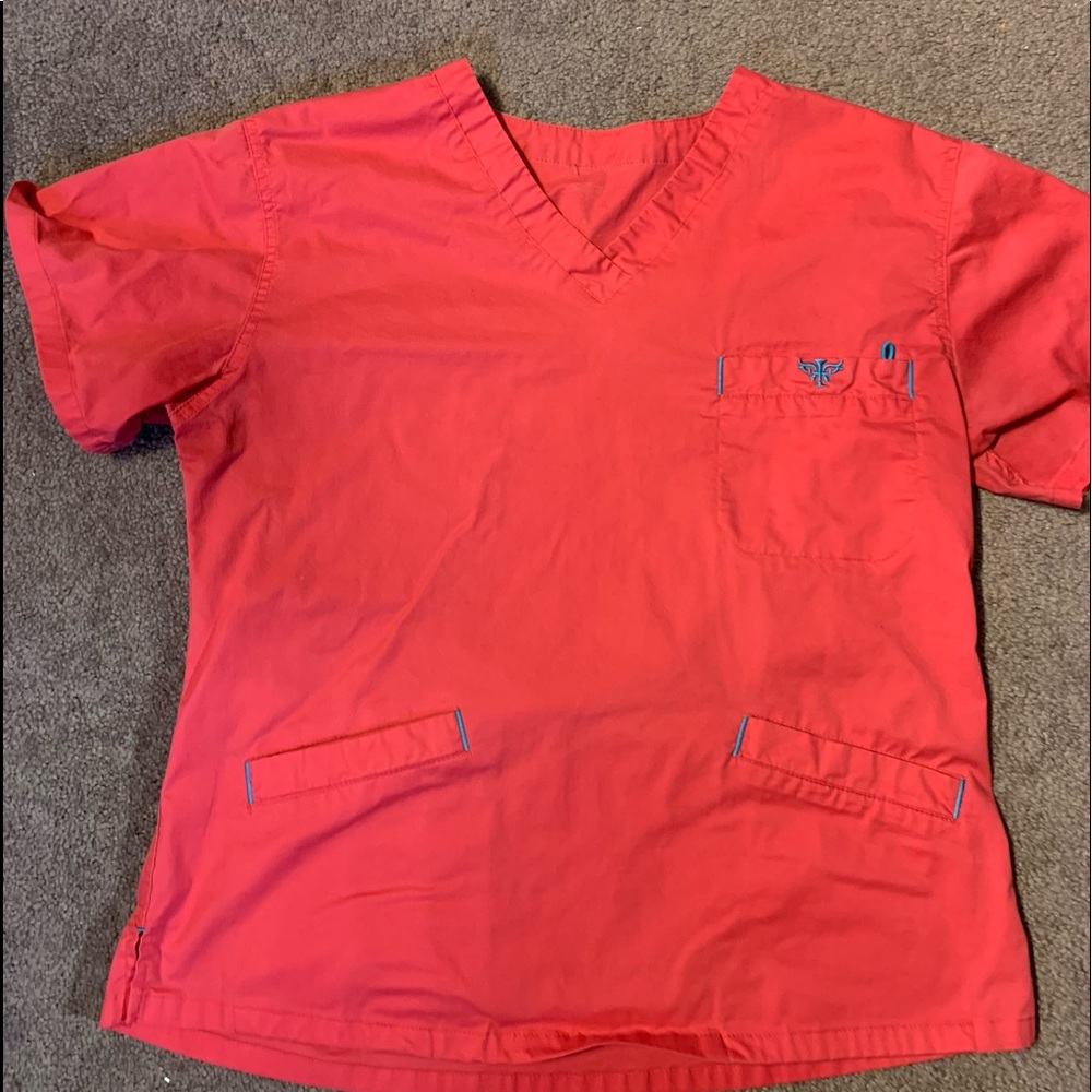 Med Couture coral scrub top, medium